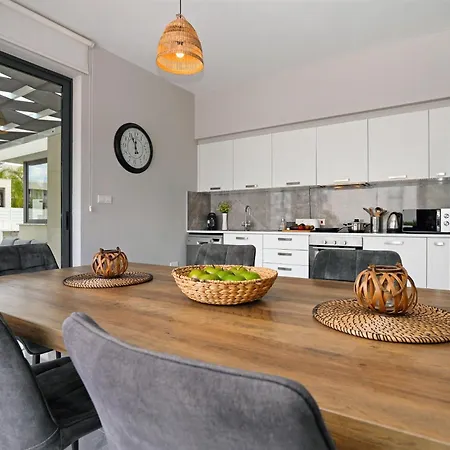 Violeta - 3bed Large Pool بروتاراس