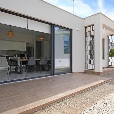 Violeta - 3bed Large Pool Villa Protaras