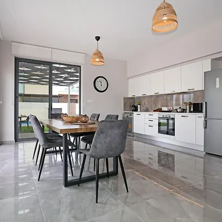 Violeta - 3bed Large Pool