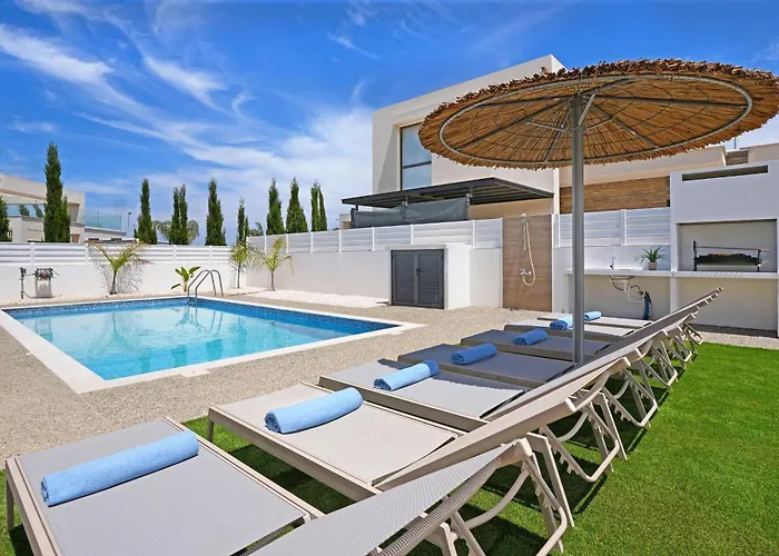 Violeta - 3bed Large Pool Protaras