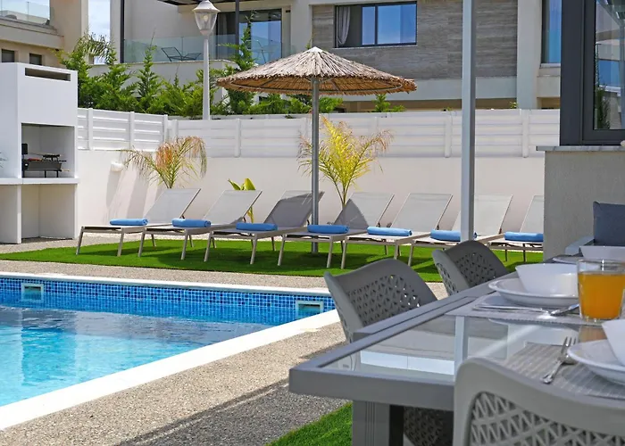 Violeta - 3bed Large Pool Villa Protaras